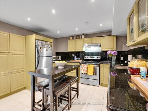 Photo 38 at 9 Heaney Court, Bayview Northeast, Aurora