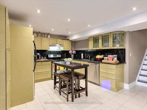 Photo 39 at 9 Heaney Court, Bayview Northeast, Aurora