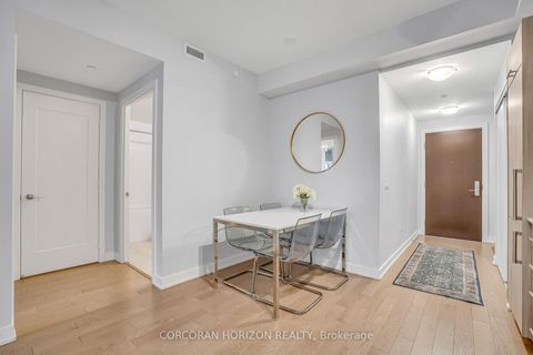 Photo 4 at 521 - 330 Richmond St Street W, Waterfront Communities C1, Toronto