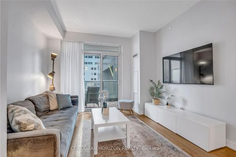 Photo 8 at 521 - 330 Richmond St Street W, Waterfront Communities C1, Toronto