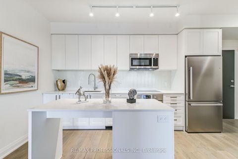 Photo 9 at 223 - 293 The Kingsway, Humber Valley, Toronto