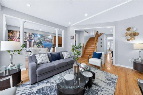 Photo 12 at 209 Old Colony Road, Oak Ridges Lake Wilcox, Richmond Hill