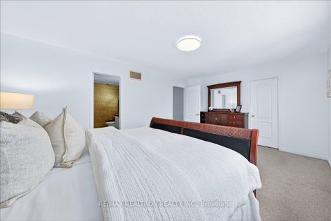 Photo 28 at 209 Old Colony Road, Oak Ridges Lake Wilcox, Richmond Hill