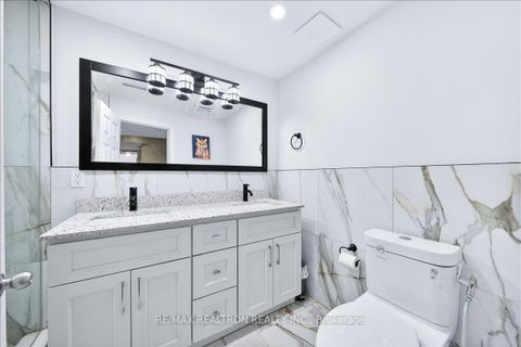 Photo 36 at 209 Old Colony Road, Oak Ridges Lake Wilcox, Richmond Hill