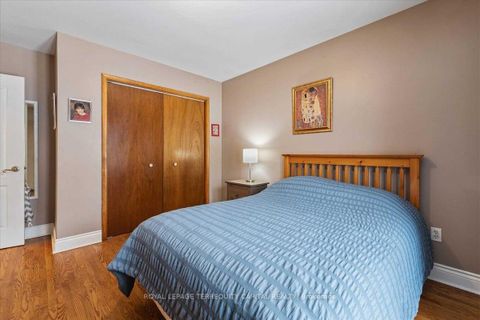 Photo 11 at 12 Boys Street N, Queen's Park, Barrie