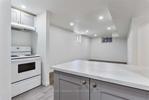 Photo 16 at 12 Boys Street N, Queen's Park, Barrie