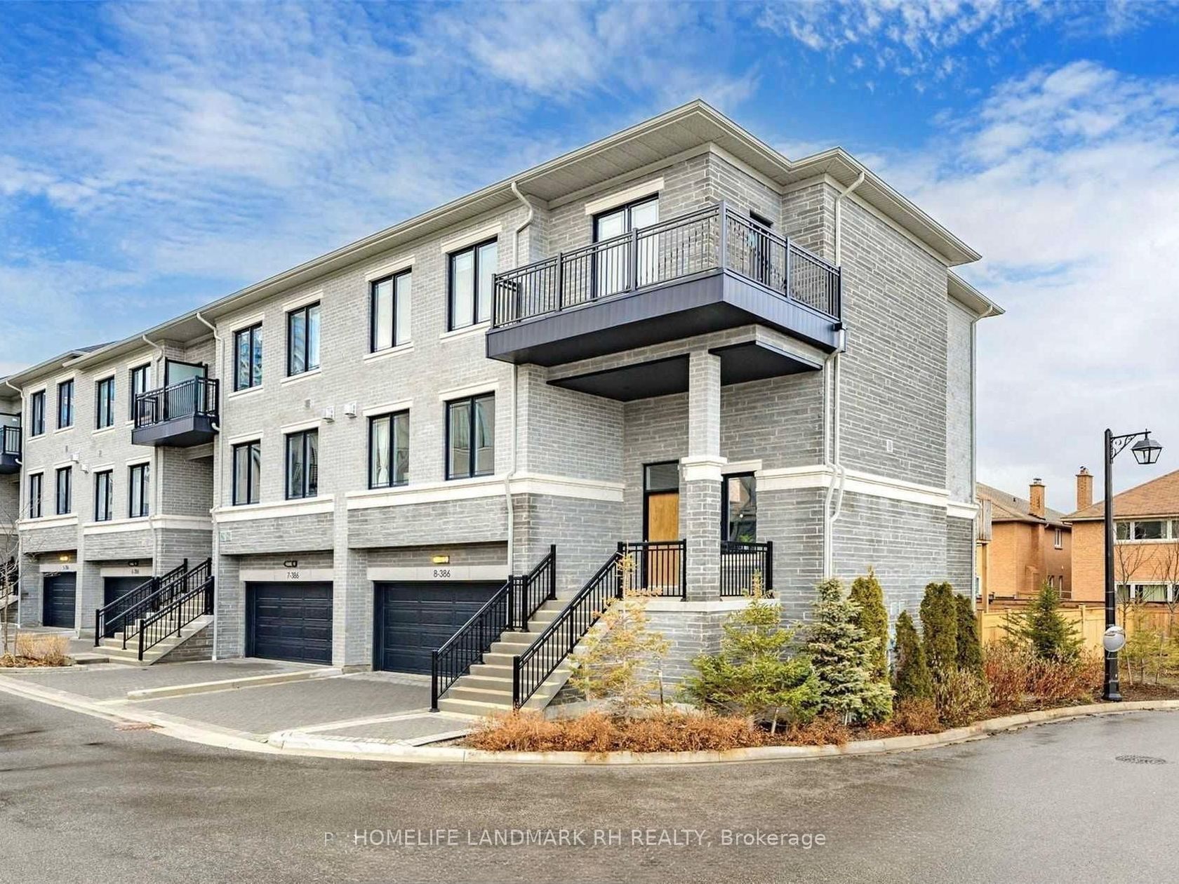 TH #8 - 386 Highway 7, Doncrest, Richmond Hill photo number 2