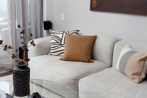 Photo 7 at 1008 - 560 King Street W, Waterfront Communities C1, Toronto