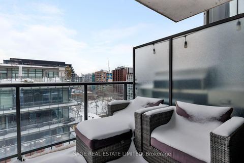 Photo 11 at 1008 - 560 King Street W, Waterfront Communities C1, Toronto