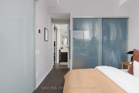 Photo 32 at 1008 - 560 King Street W, Waterfront Communities C1, Toronto