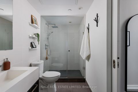 Photo 35 at 1008 - 560 King Street W, Waterfront Communities C1, Toronto