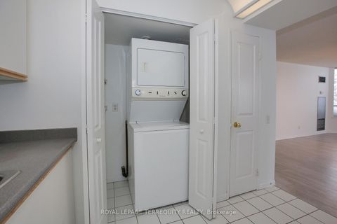 Photo 7 at 310 - 110 Promenade Circle, Brownridge, Vaughan