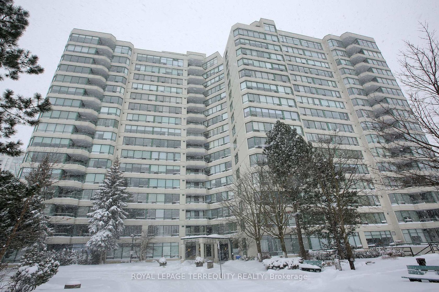 310 - 110 Promenade Circle, Brownridge, Vaughan photo number 2