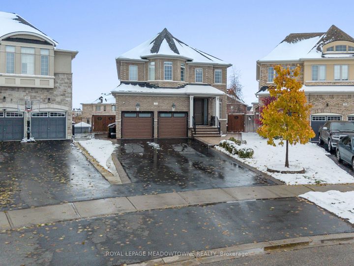 Photo 0 at 71 Northwest Court, Georgetown, Halton Hills