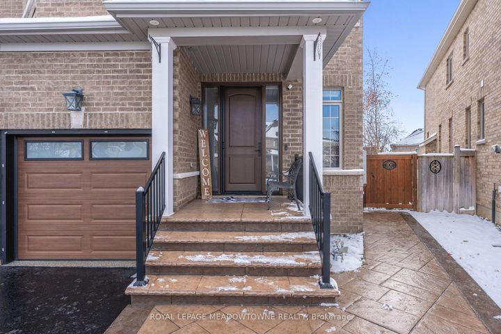 Photo 1 at 71 Northwest Court, Georgetown, Halton Hills