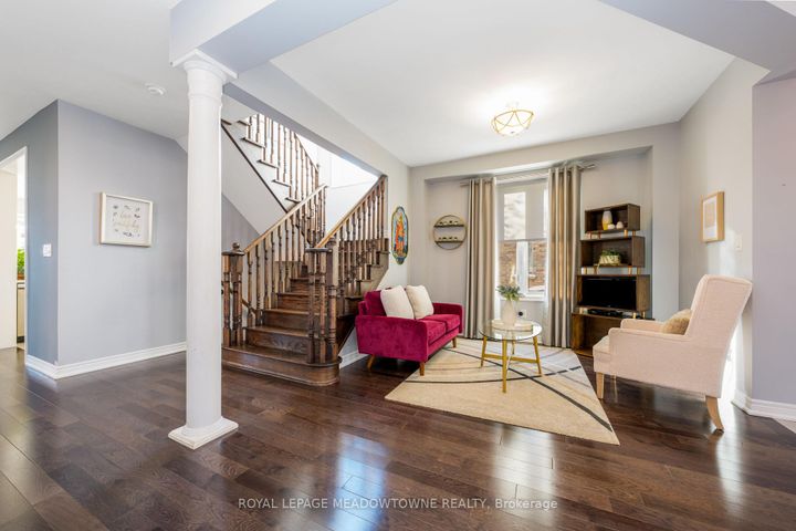 Photo 5 at 71 Northwest Court, Georgetown, Halton Hills