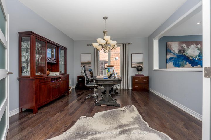 Photo 7 at 71 Northwest Court, Georgetown, Halton Hills