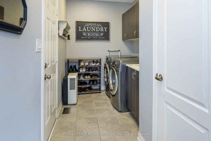 Photo 15 at 71 Northwest Court, Georgetown, Halton Hills