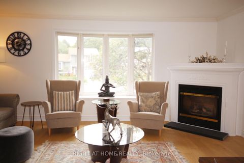 Photo 10 at 832 Boronia Crescent, Leslie Valley, Newmarket