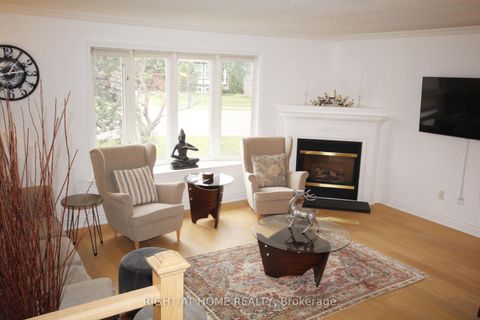 Photo 13 at 832 Boronia Crescent, Leslie Valley, Newmarket