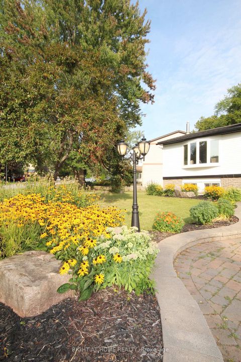 Photo 34 at 832 Boronia Crescent, Leslie Valley, Newmarket