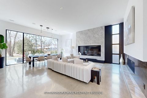 Photo 7 at 126 WOOD Lane, Mill Pond, Richmond Hill