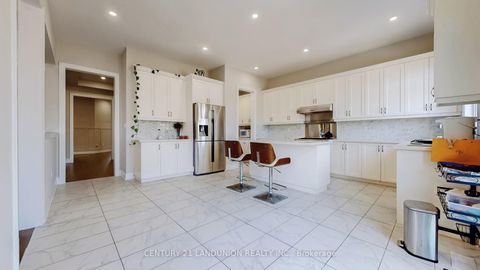 Photo 12 at 234 Touch Gold Crescent, Bayview Southeast, Aurora