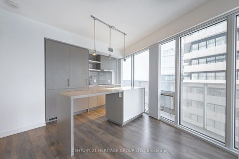 Photo 12 at 4602 - 88 Harbour Street, Waterfront Communities C1, Toronto