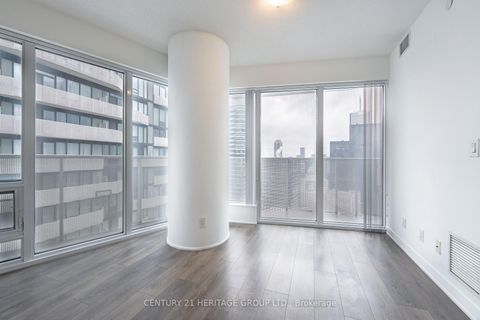 Photo 14 at 4602 - 88 Harbour Street, Waterfront Communities C1, Toronto