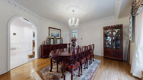 Photo 3 at 41 Graydon Crescent, Bayview Hill, Richmond Hill