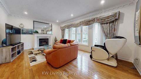 Photo 6 at 41 Graydon Crescent, Bayview Hill, Richmond Hill