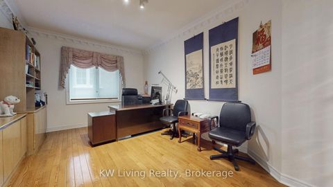 Photo 7 at 41 Graydon Crescent, Bayview Hill, Richmond Hill