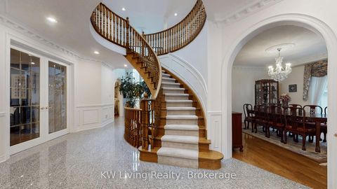 Photo 9 at 41 Graydon Crescent, Bayview Hill, Richmond Hill