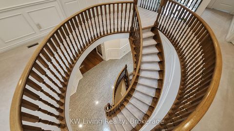 Photo 10 at 41 Graydon Crescent, Bayview Hill, Richmond Hill