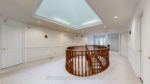 Photo 11 at 41 Graydon Crescent, Bayview Hill, Richmond Hill