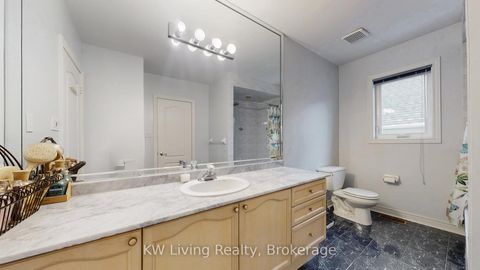 Photo 18 at 41 Graydon Crescent, Bayview Hill, Richmond Hill