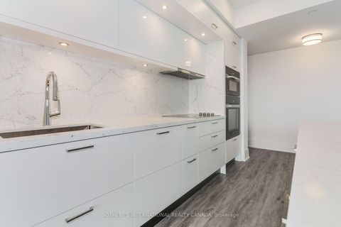 Photo 10 at 1101 - 10 Inn on the Park W, Don Mills, Toronto