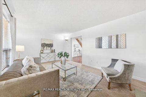 Photo 24 at 29 Westbourne Court, Oak Ridges Lake Wilcox, Richmond Hill