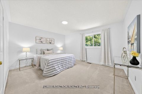 Photo 37 at 29 Westbourne Court, Oak Ridges Lake Wilcox, Richmond Hill