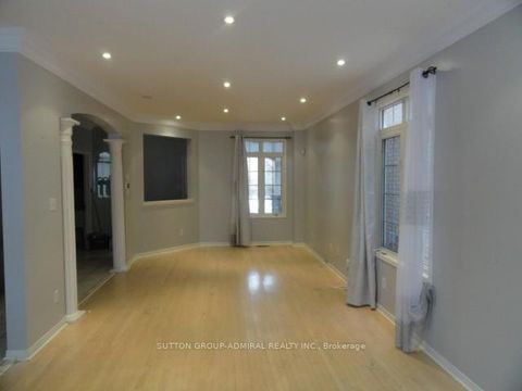 Photo 3 at 8 Cooper Creek Court, Maple, Vaughan