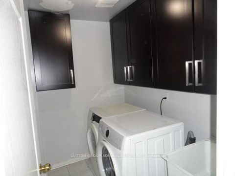 Photo 8 at 8 Cooper Creek Court, Maple, Vaughan