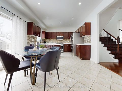 Photo 7 at 19 Thrushwood Drive, 400 West, Barrie