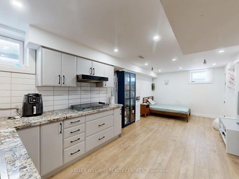 Photo 25 at 19 Thrushwood Drive, 400 West, Barrie