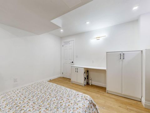 Photo 26 at 19 Thrushwood Drive, 400 West, Barrie