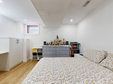 Photo 27 at 19 Thrushwood Drive, 400 West, Barrie