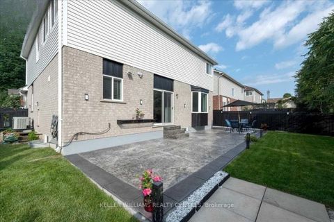 Photo 36 at 19 Thrushwood Drive, 400 West, Barrie