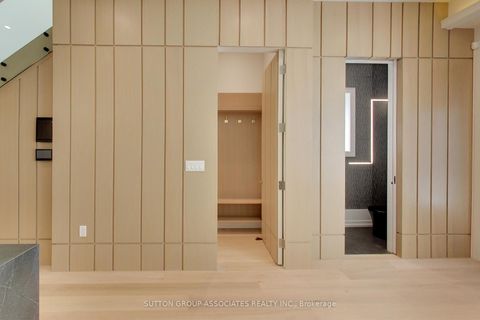 Photo 2 at 199 Arlington Avenue, Cedarvale, Toronto