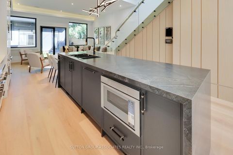 Photo 7 at 199 Arlington Avenue, Cedarvale, Toronto