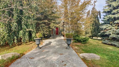 Photo 1 at 116 Kinloch Crescent, Maple, Vaughan