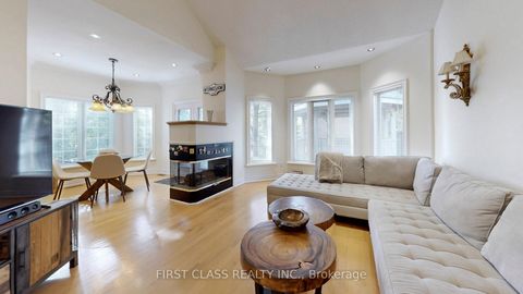 Photo 9 at 116 Kinloch Crescent, Maple, Vaughan